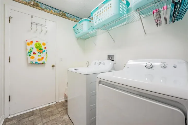 Walk-in laundry room