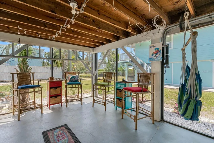 Screened porch area