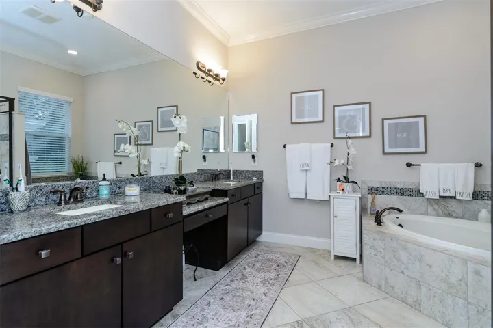 Master bathroom ensuite1st floor