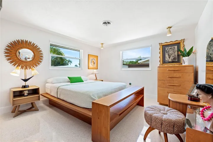 Guest bedroom