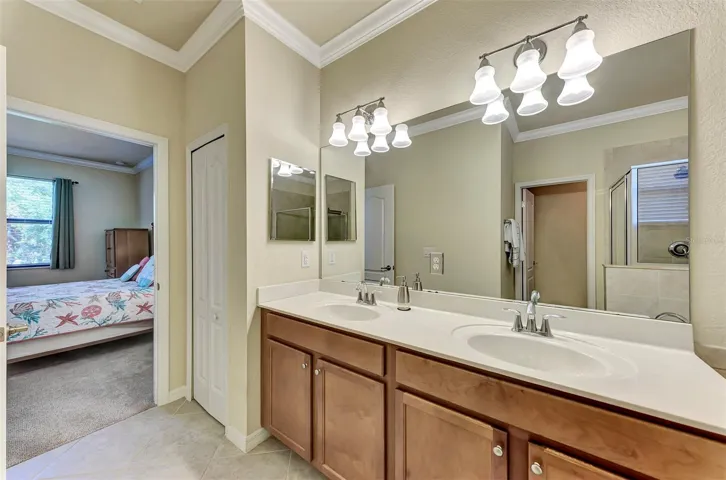 Crown Modling in Primary Bathroom w/Dual Sinks