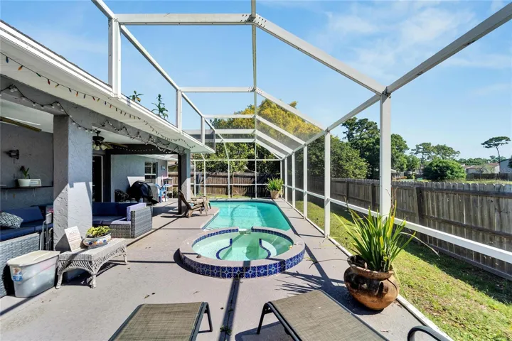 Screened Pool & Spa