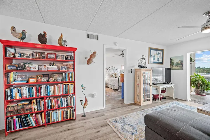 Very spacious living area with water view