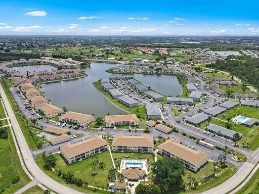 North Shore Community in Lake Suzy