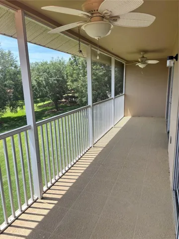 Lanai to Living room