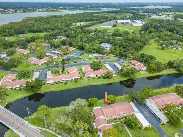 Close to Seminole Lake Park