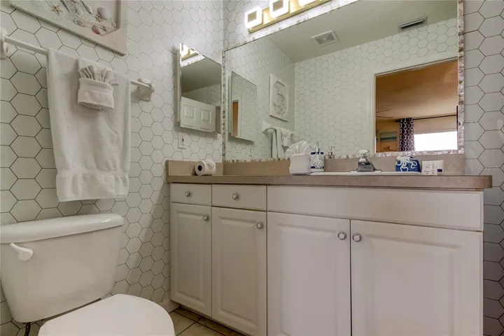 Primary En-Suite Bath