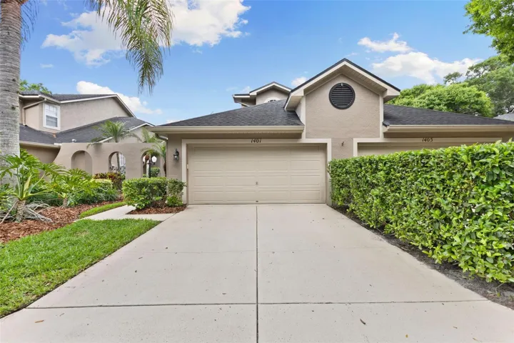 1401 Drive Space : 2 car garage