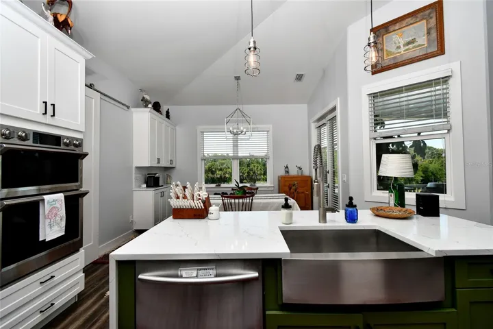Delightful kitchen