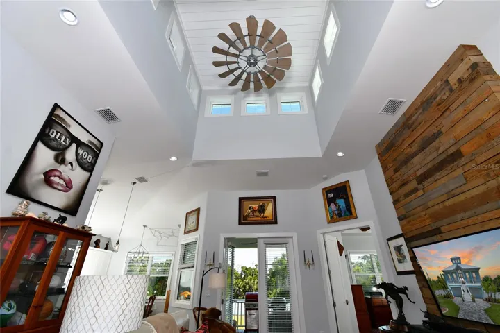 Front entry and view of the spectacular Cupola.