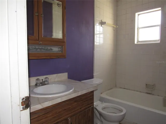 BATHROOM #1