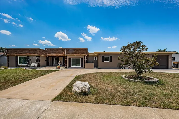 4/3/1 Remodeled Main House 2/2 and Mother-in Law Suite 2/1