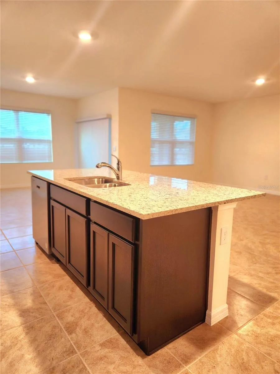 Kitchen Photo 3