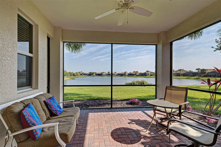Beautiful private lake frintage