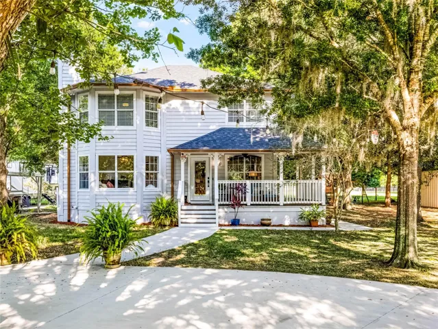 Welcome home to Florida Country living.