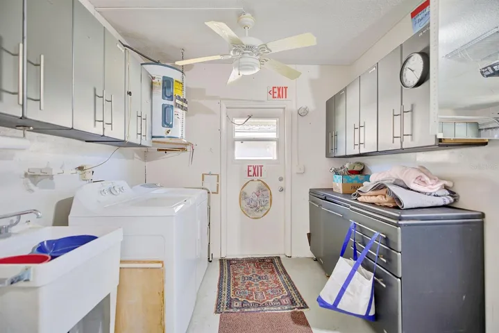 Laundry-In Garage