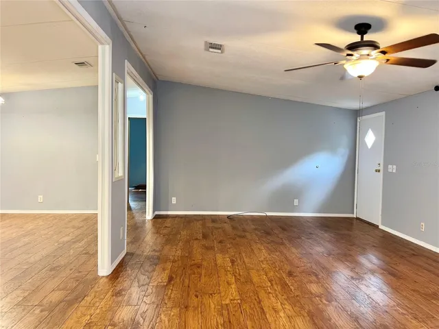 Living Area - Ceiling Fan