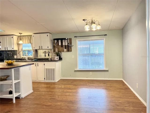 Dining Area - 10 x 11