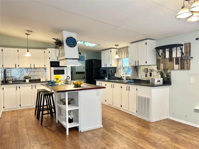 Kitchen - Plenty of Counter Space