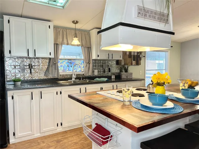Kitchen - Open Floor Plan