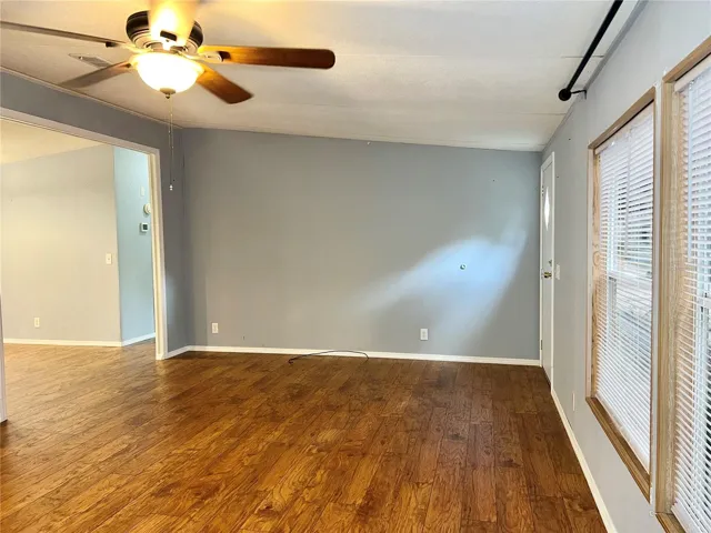Living Area -13 x 20