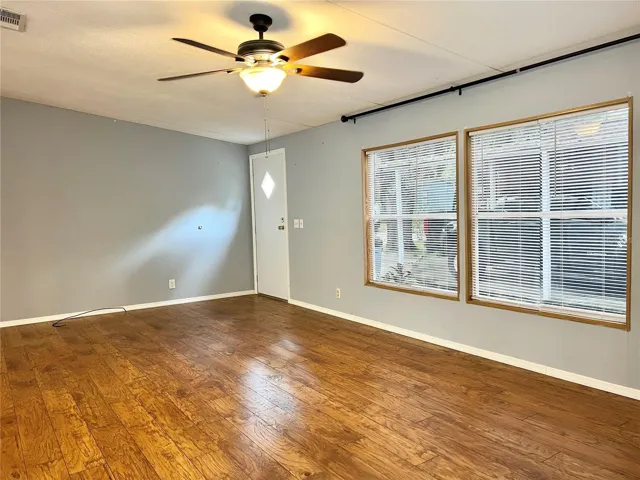 Living Area - Laminate Floors