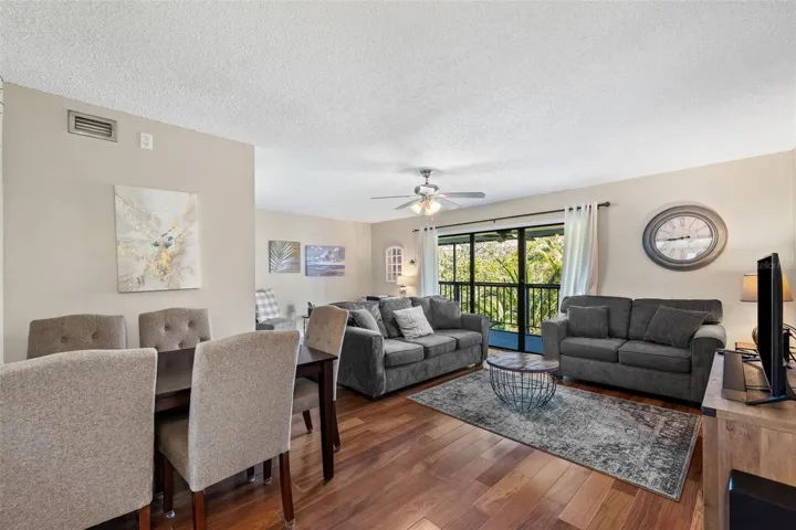 Dining/Living room