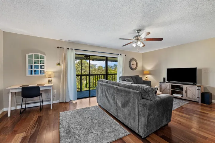 Living Room/Sitting