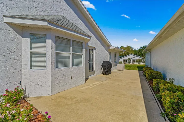 Perfect Florida Outside Entertaining Space!