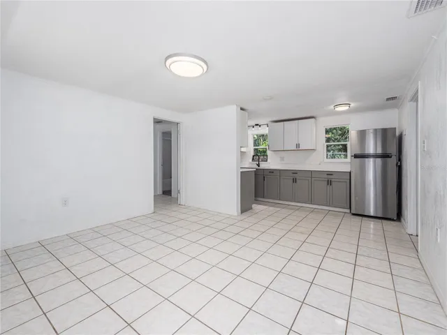 Living Room / Kitchen