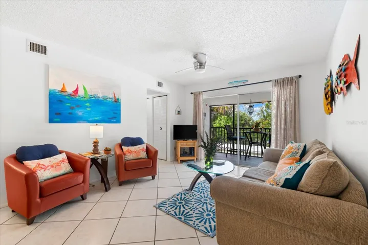 Wihin immediate walking distance to the beach.
