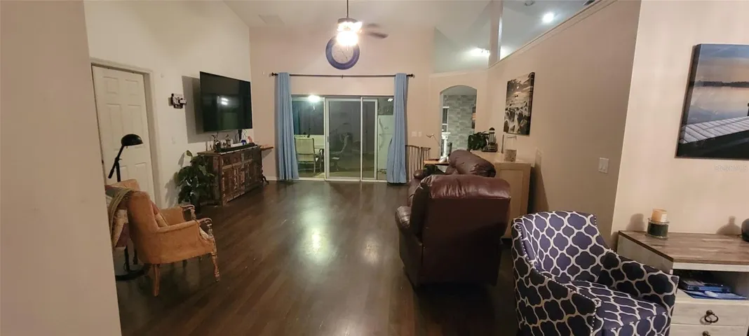 Beautiful large family room for family gatherings