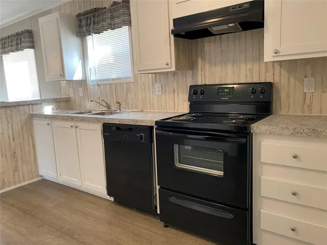 Dishwasher -large kitchen