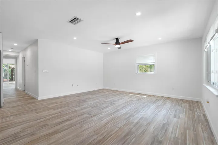 Spacious living room