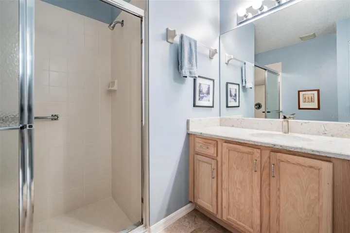 Full bathroom 2