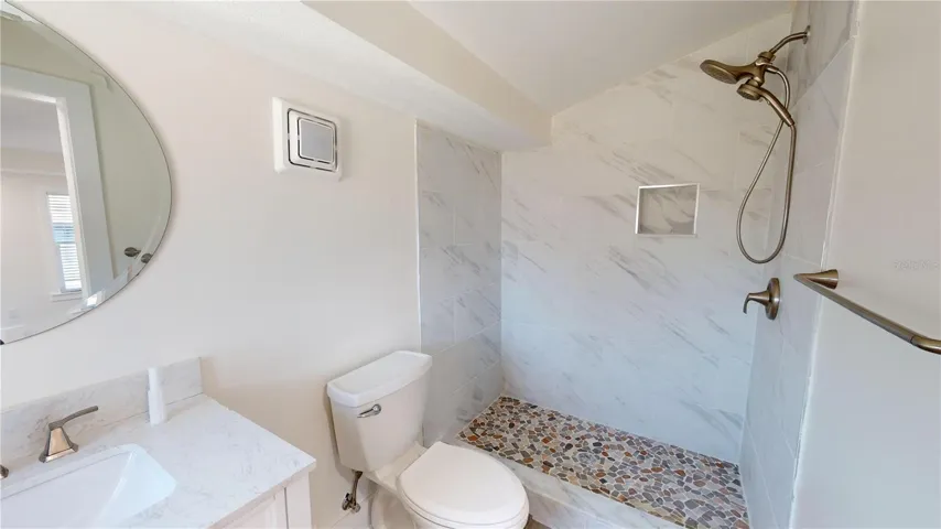 Ensuite primary bathroom