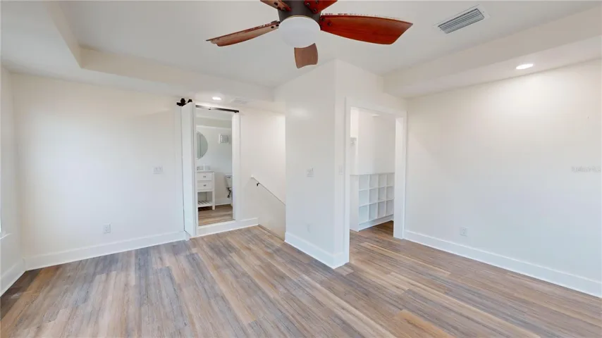 Upstairs primary suite w/ensuite bathroom