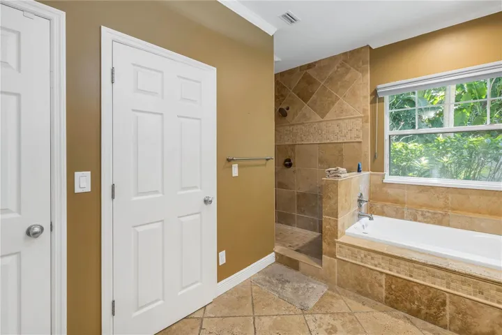 Large dual head walk in shower