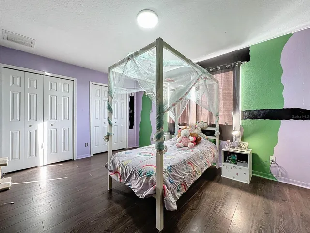 Perfect size for bedroom 4