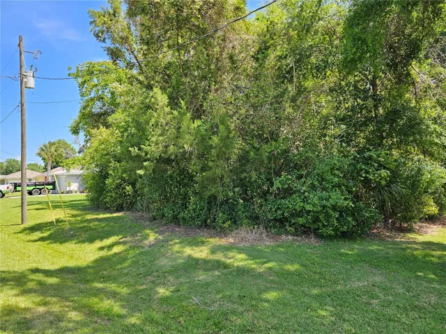 Looking down the front of the property
