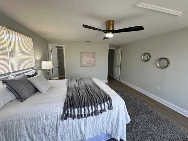 Master Suite w/ Walk In Closet