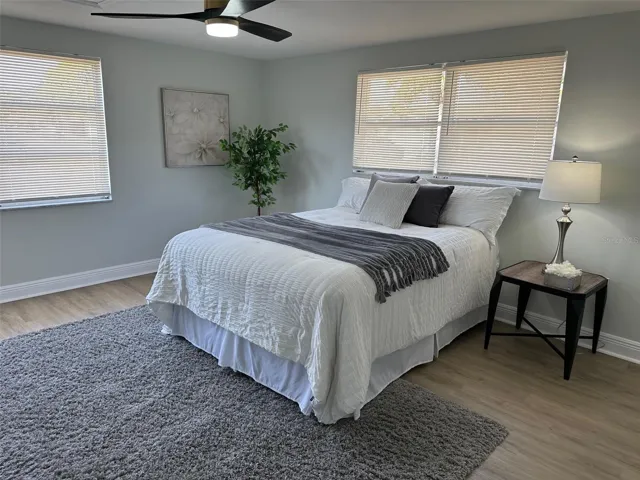 Master Suite w/ Walk In Closet