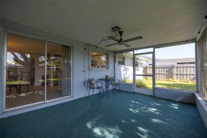 Large Screen Room