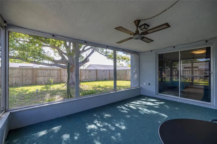 Large Screen Room