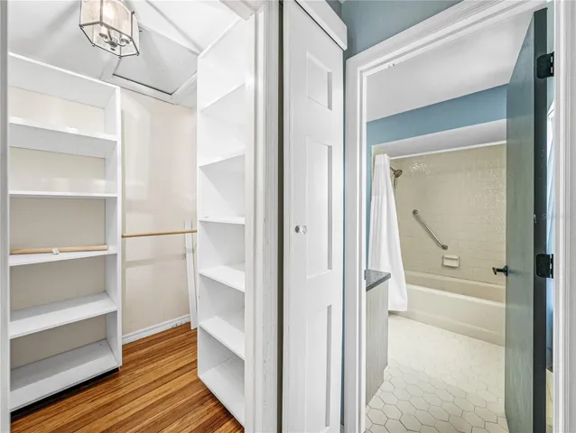 Walk in closet