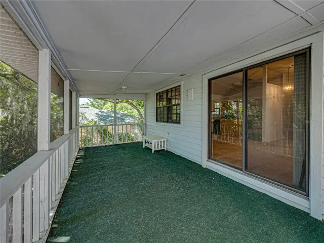 Screen porch