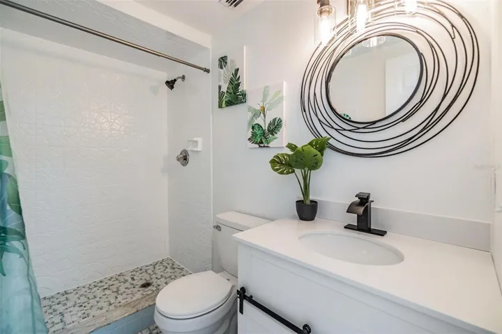 Full Bathroom #2
