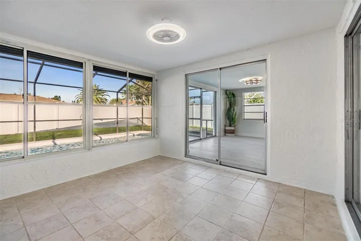 Flex/bonus room next to patio / pool area