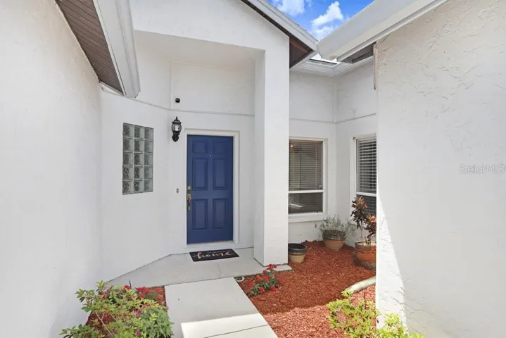 What a welcoming entrance!