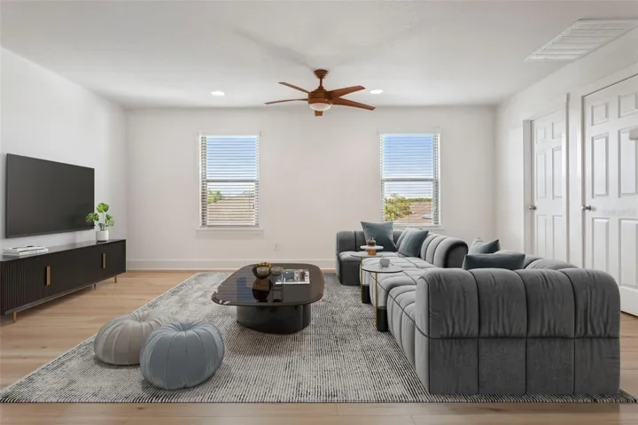 Loft (virutally staged)